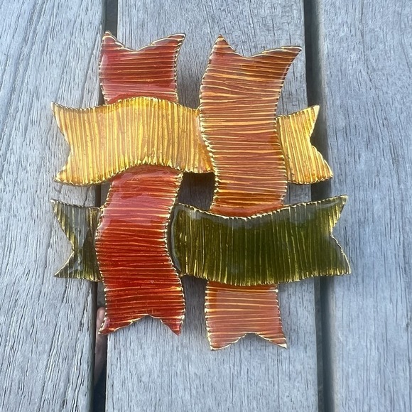Les Bernard Jewelry - Vintage Les Bernard Ribbon Woven Enamel Brooch Signed 3"x2.5"